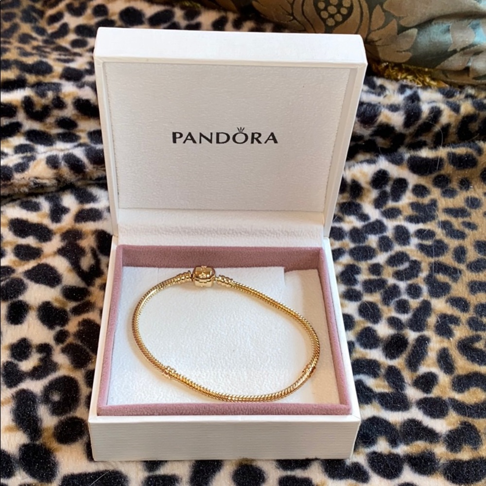 7.9 14k solid gold Pandora bracelet
